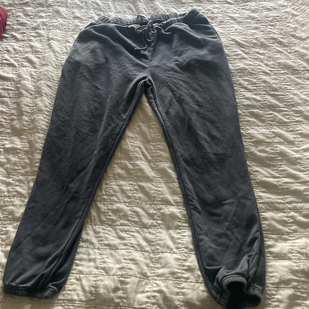 Large no boundaries grey sweatpants. Text if you wanna negotiate or buy